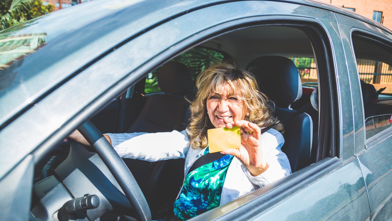 ¿Cómo renovar la licencia de conducción en Colombia?