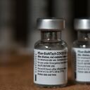 La variante ómicron es una de las más contagiosas y Pfizer ya quiere tener una vacuna que pueda contrarrestarla