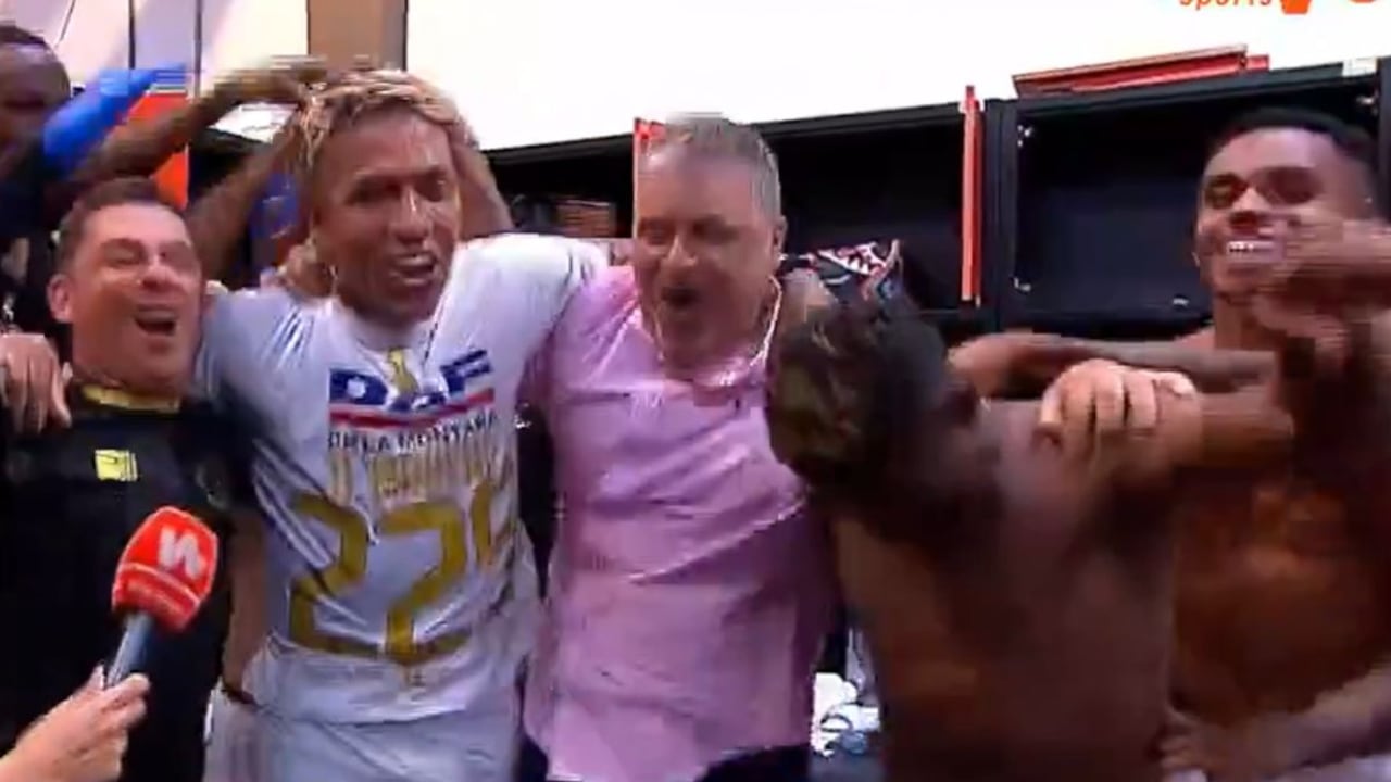 Celebración en el camerino de Once Caldas.
