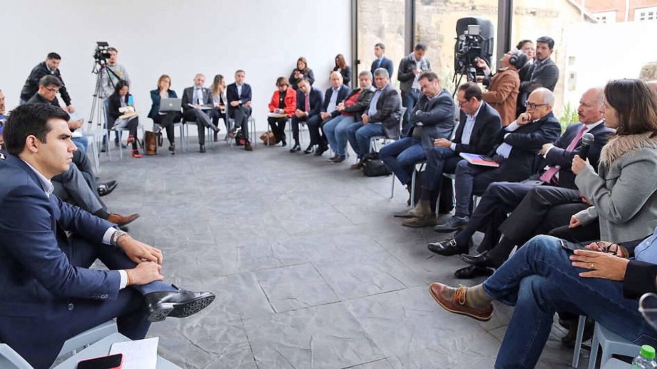 Sesión de la Comisión de Paz del Congreso tras crisis con el ELN