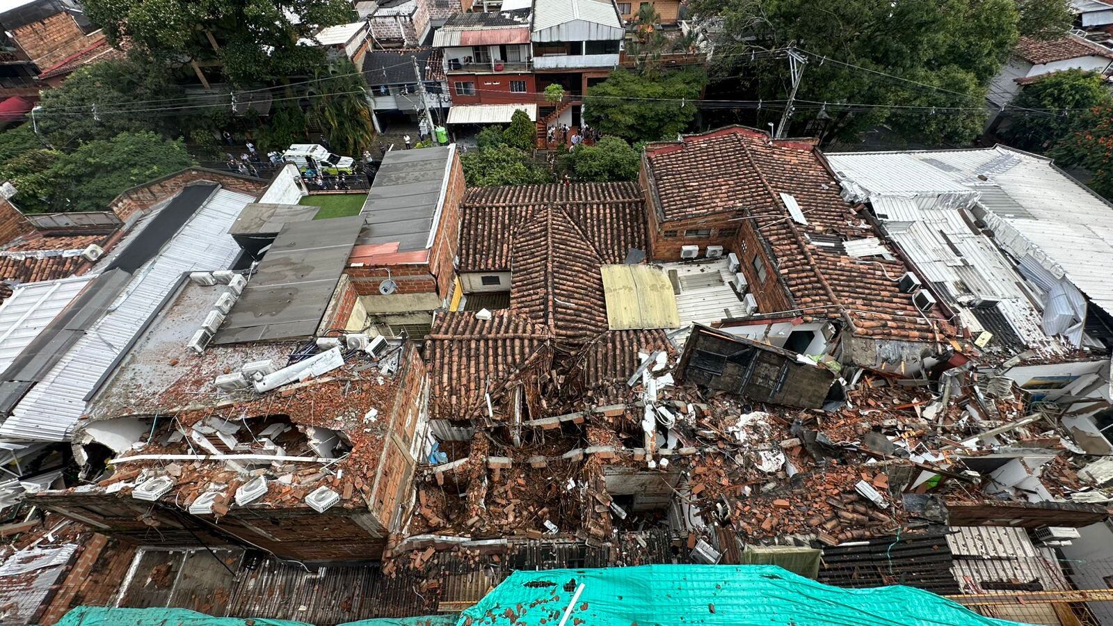 Un muro de una obra en construcción se desplomó y generó una emergencia en El Poblado, en Medellín.