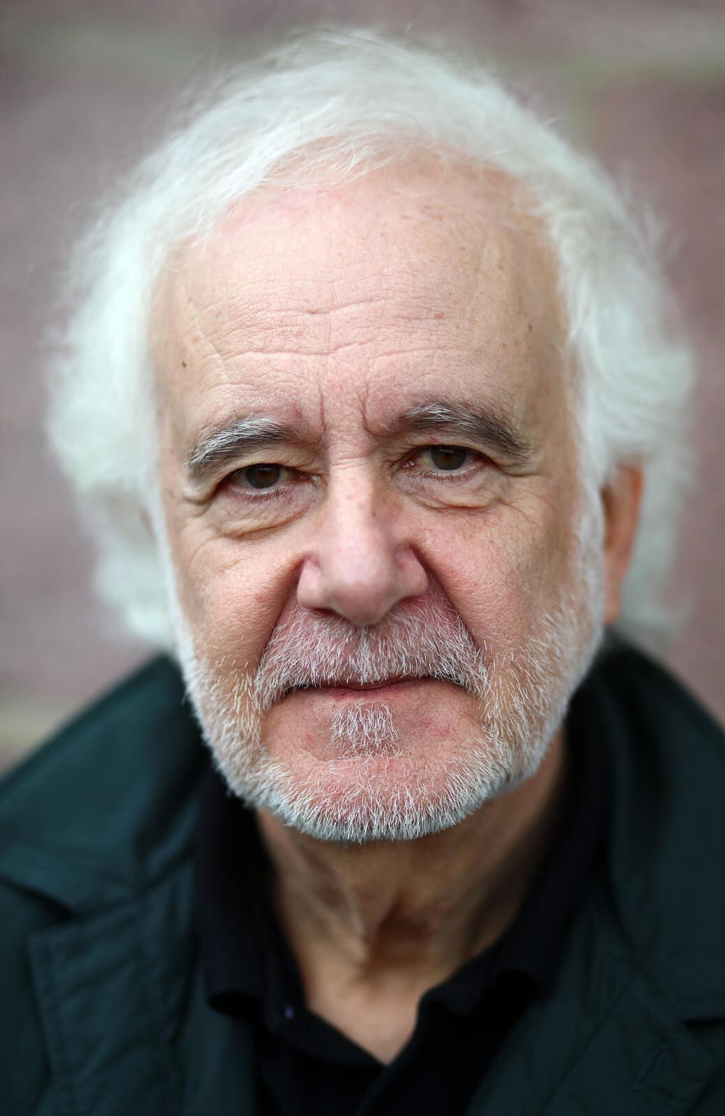 "El ensayo para mí es un género de creación, no solo especulativo; tiene el reto de que presenta un género que exige ser científico, ser un analista, pero a mí me gusta juntar esto, reunirlo con una visión literaria".