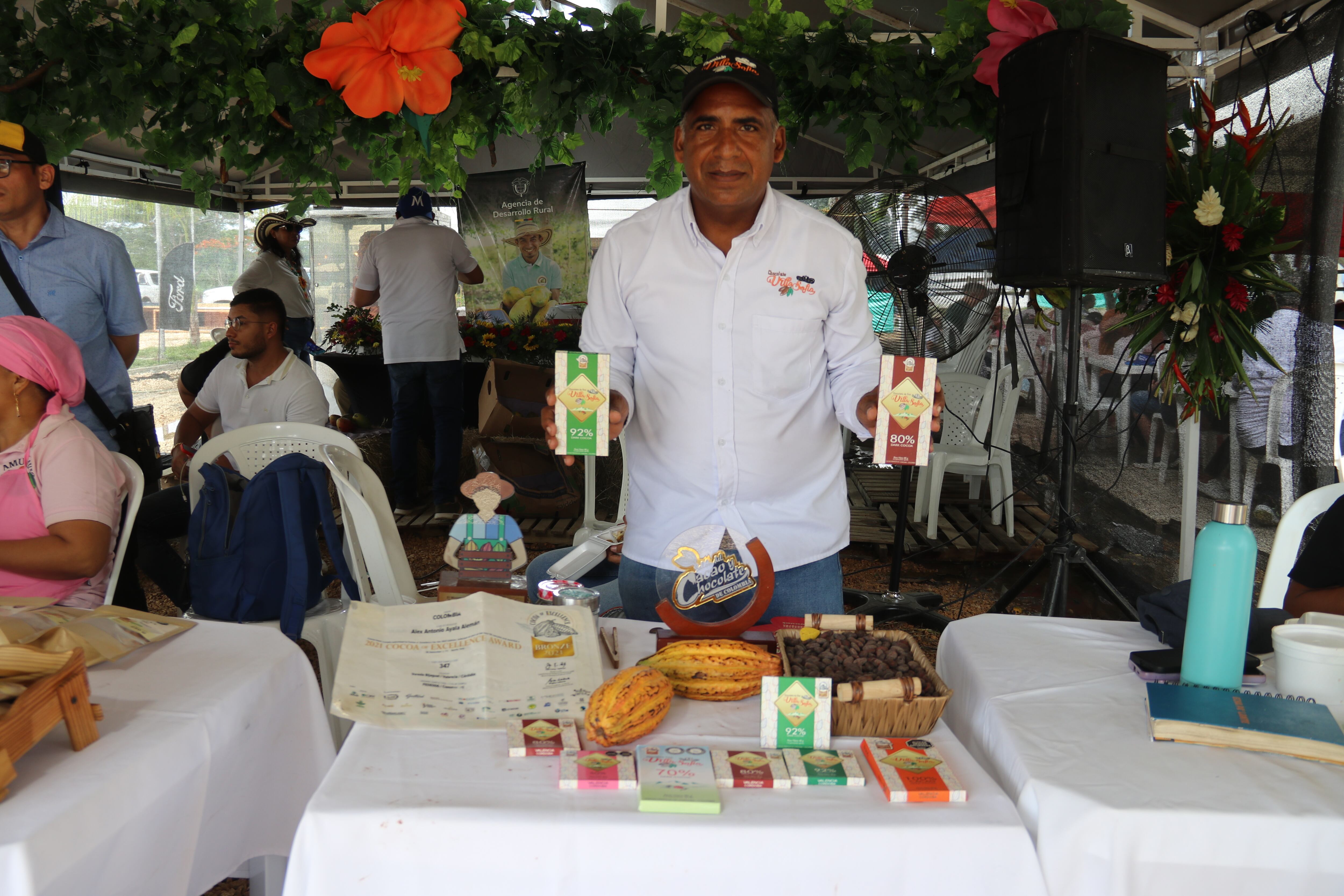 Alex Antonio Ayala, emprendedor chocolatero de Córdoba.