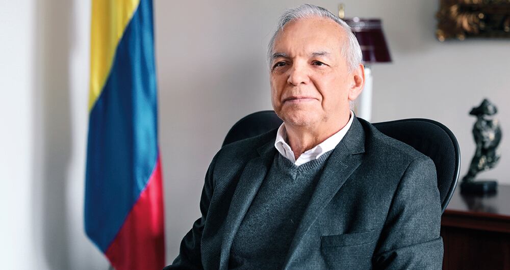 Ricardo Bonilla, ministro de Hacienda, no la tendrá fácil este segundo semestre. Elaborará un presupuesto para 2024 con retos complejos: más deudas, menos ingresos y más déficit fiscal.