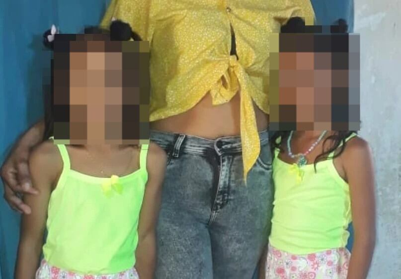 Las niñas suelen decir que son gemelas