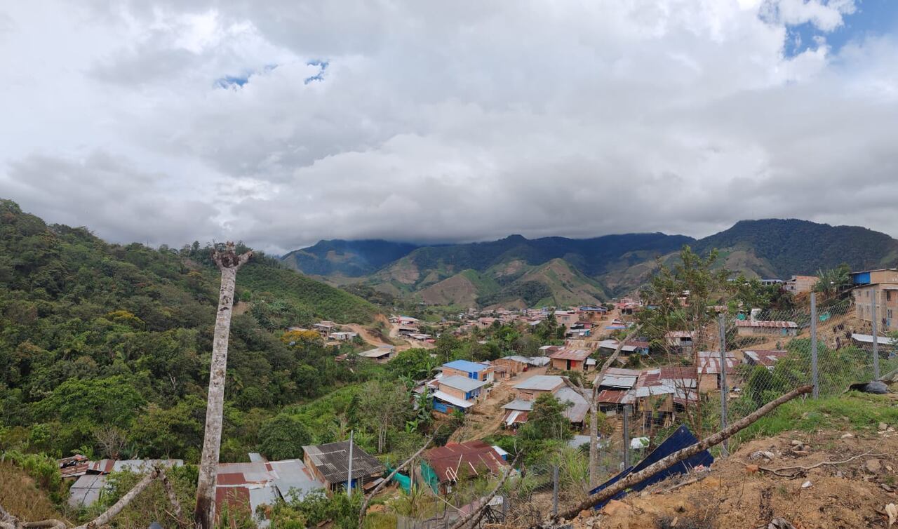 Entre el 29 y 30 de enero, la Defensoría del Pueblo constató que en El Plateado se registraron homicidios, explosivos en el parque central y un carro bomba, hechos que han generado “miedo, desplazamientos y confinamientos”.
