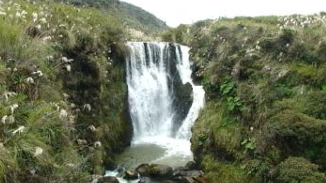 El hermoso pueblo colombiano escondido entre montañas, con paisajes mágicos y baños de aguas termales, ideal para descansar