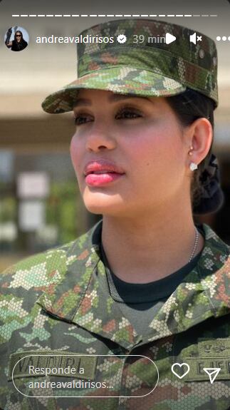 Valdiri no dudó en vestirse como toda una soldado. Foto: Instagram qandreavaldirisos.