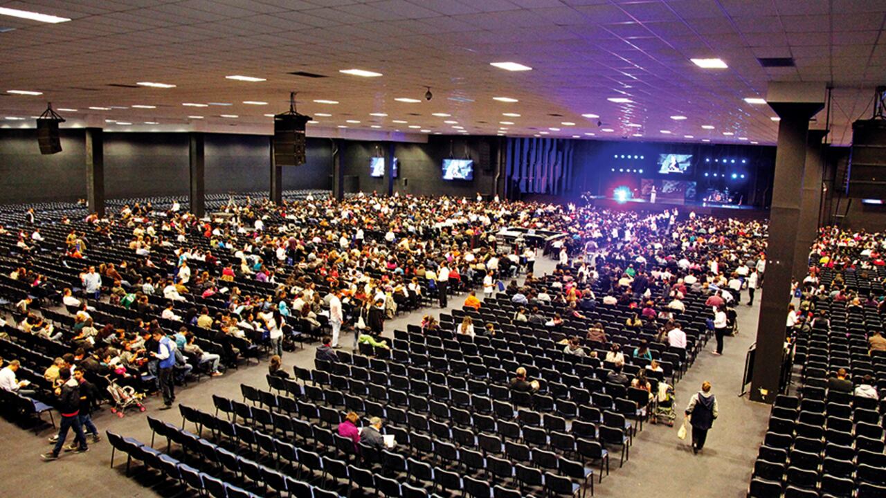 Todos los políticos querrán pescar votos entre los cristianos. La fe mueve montañas, y en época electoral el voz a voz y las recomendaciones en espacios como las iglesias o las palabras del pastor pueden llegar a persuadir a los votantes.