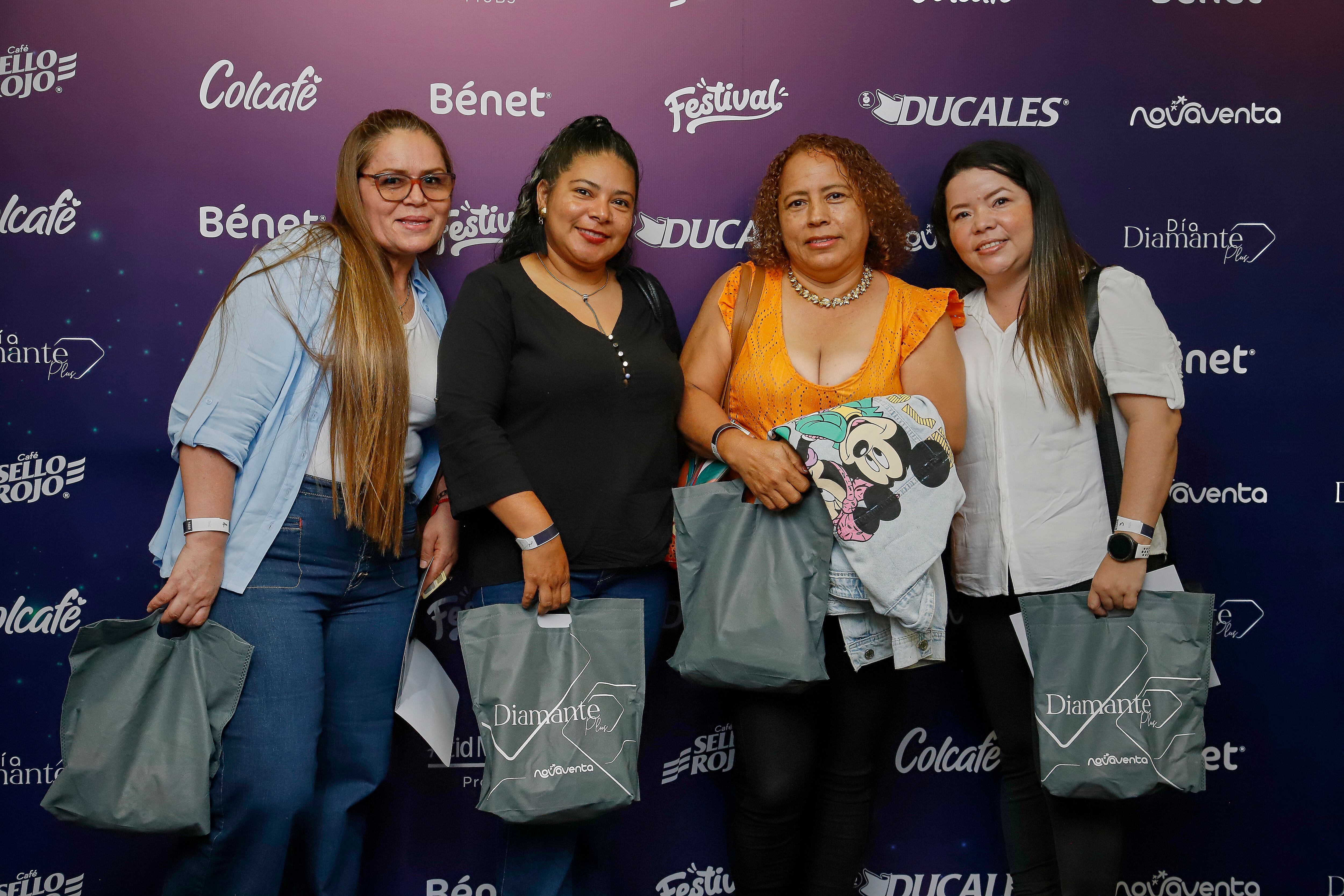 Novaventa se ha consolidado como una de las plataformas de venta directa más grandes del país, con más de 4 millones de clientes finales, gracias a la gestión de más de 300.000 Novaempresarios.