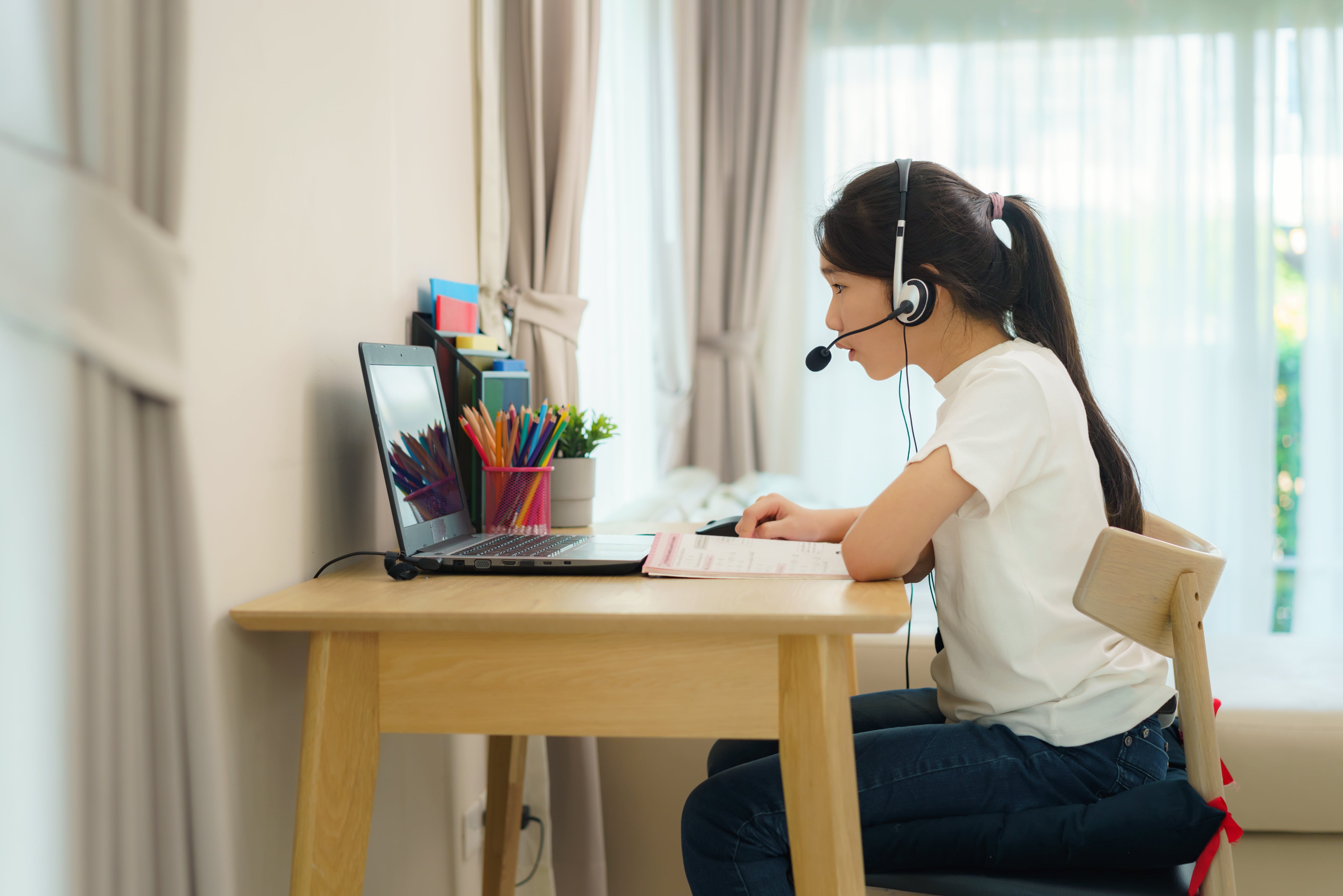 Saber un segundo idioma es indispensable para la vida laboral.