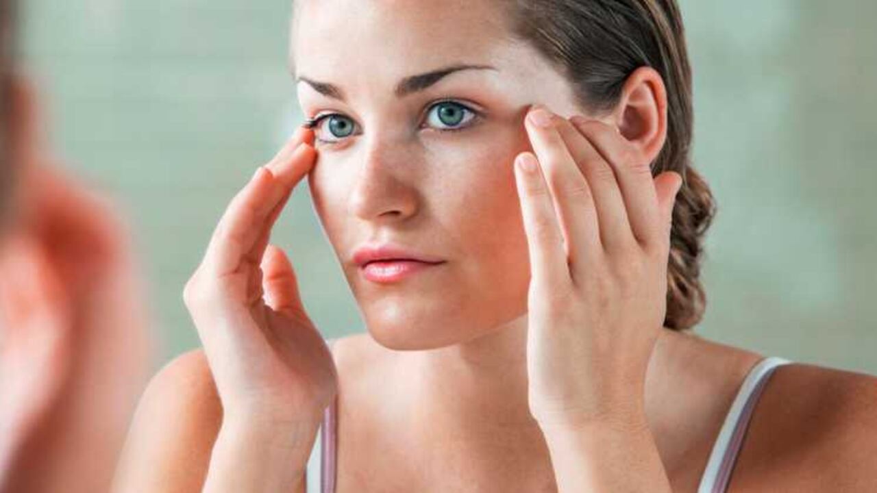 Esta nueva tendencia de belleza proviene de Asia y consiste en fabricar cremas o mascarillas caseras con efecto lifting,