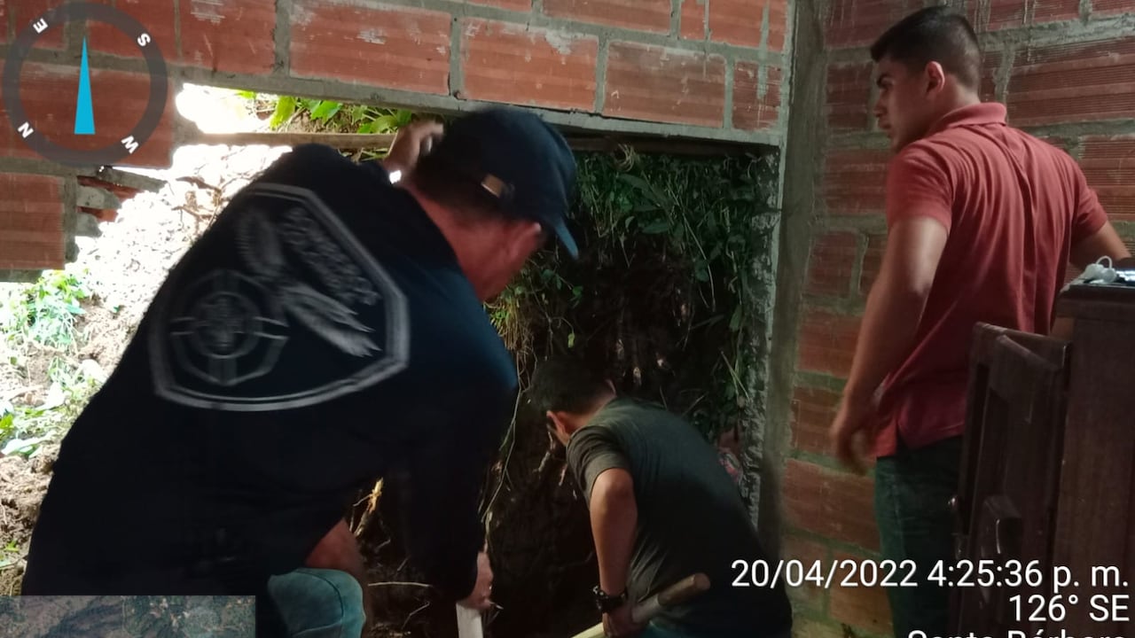 Emergencia en Santa Bárbara, Antioquia. Un adulto mayor tras deslizamiento.