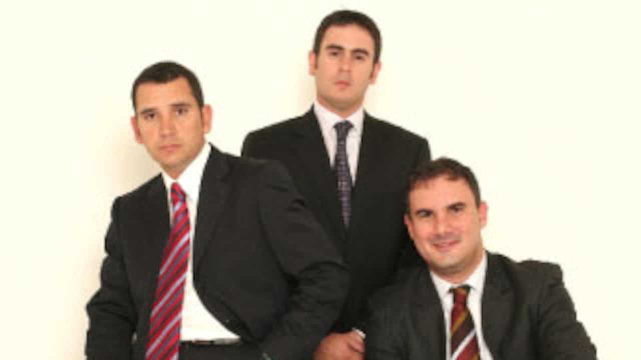 Facturan mÁs de 200 millones de dólares anuales, emplean a 5.000 personas, están presentes en varios países de américa latina y han construido unas 2.000 obras de infraestructura