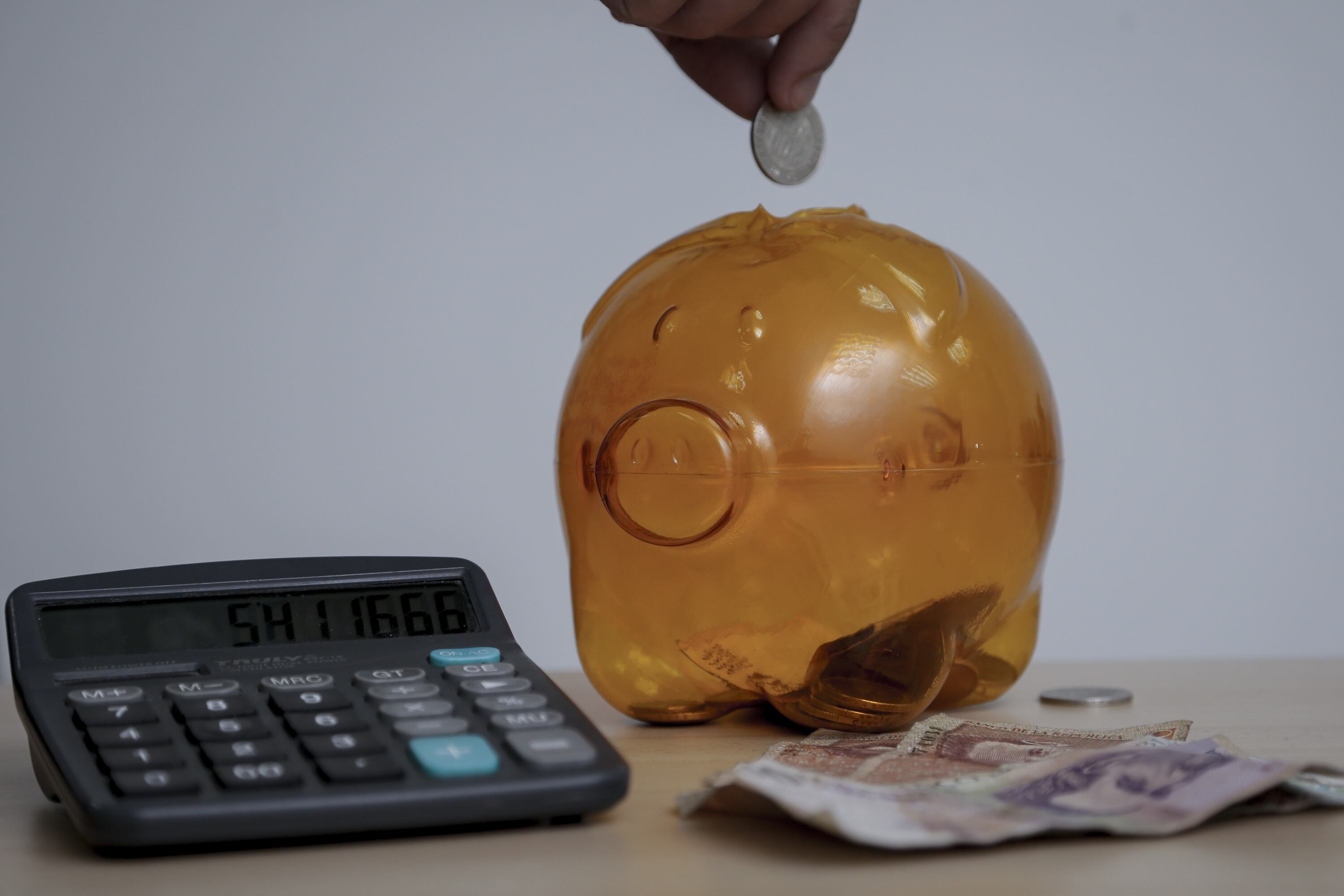 El 12 % de los ahorradores consigna su dinero en una cuenta de ahorros o corriente.