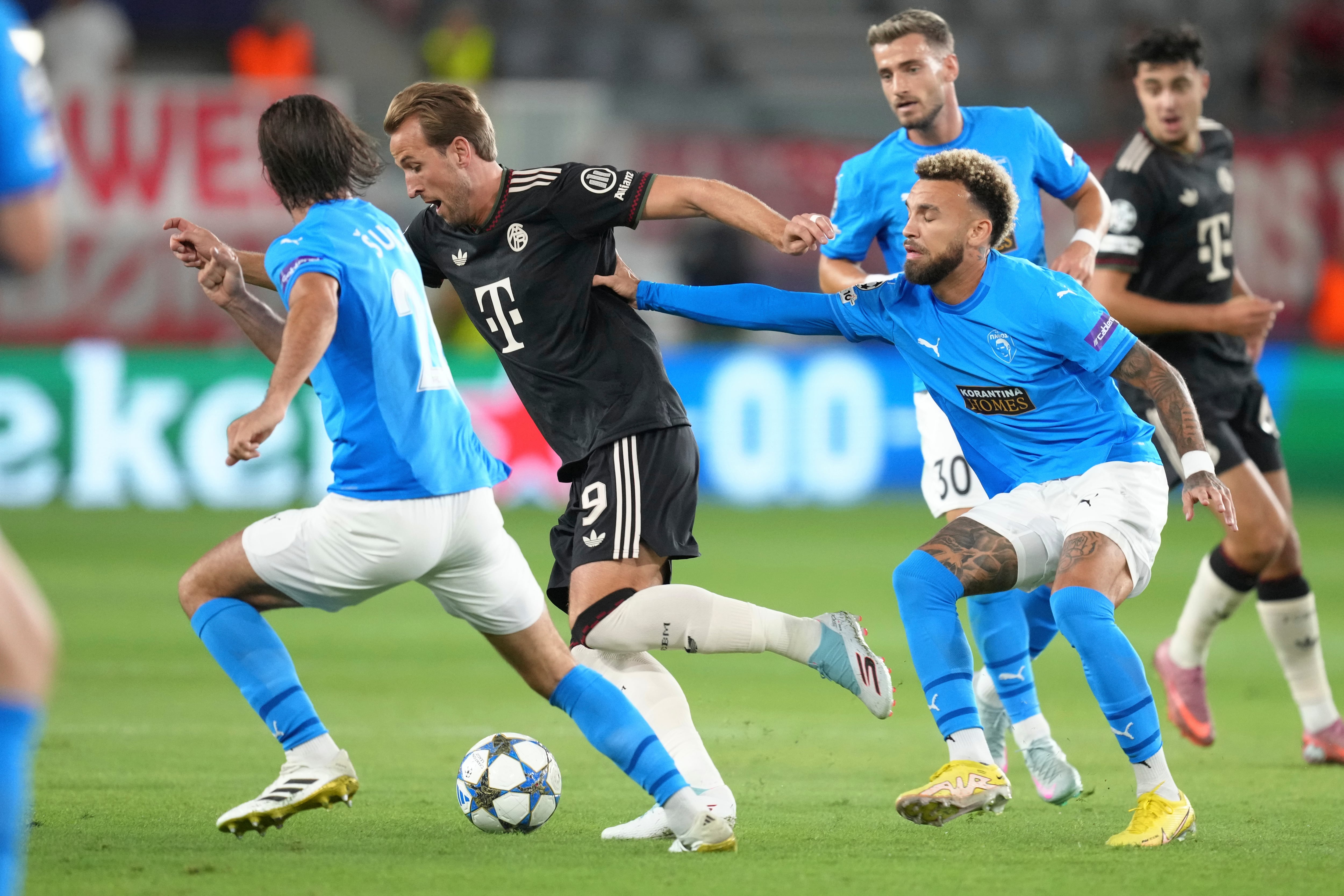 Harry Kane se reportó con doblete en Bayern Múnich ante Pafos.