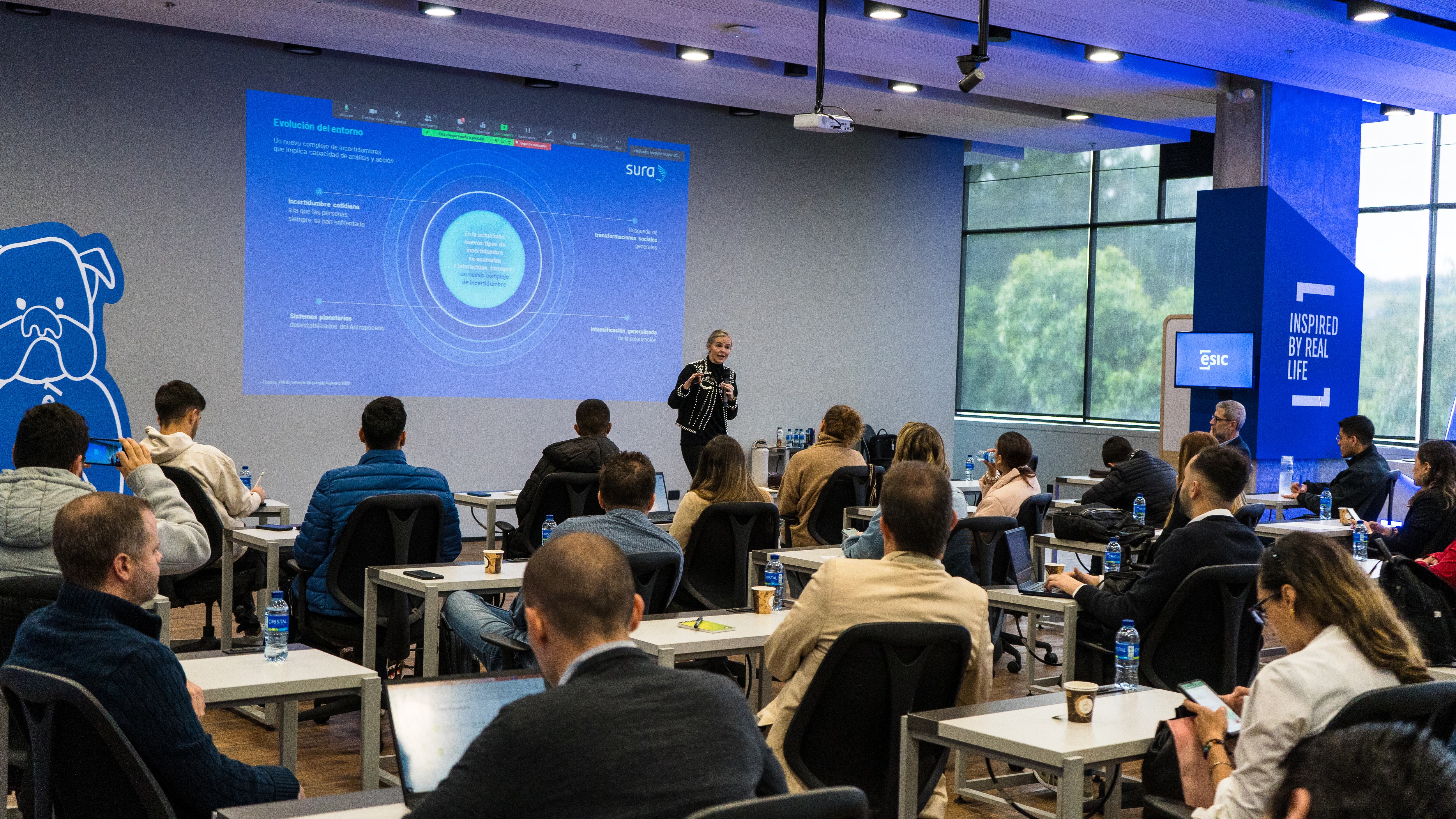 Desde su llegada a Medellín, ESIC escribió una ruta clara: unir lo mejor de la tradición empresarial antioqueña con los modelos pedagógicos más innovadores del mundo.