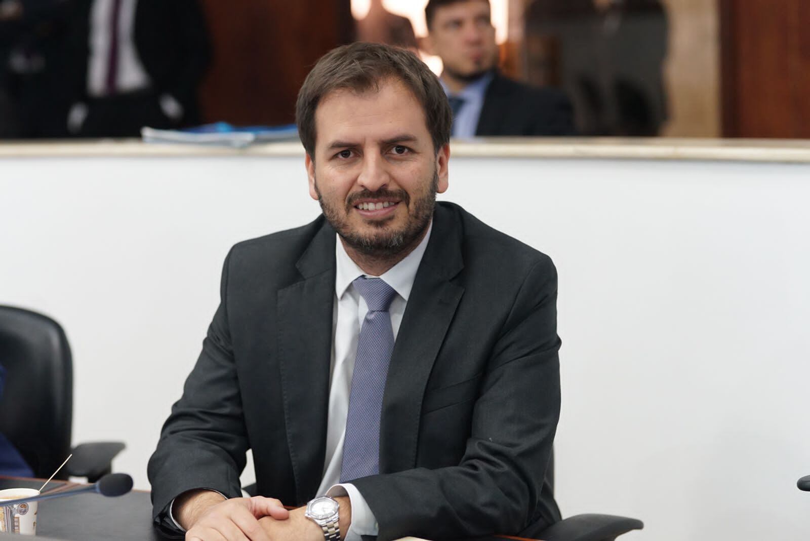 Andrés Forero, representante a la Cámara del Centro Democrático, ha criticado con vehemencia las declaraciones del director de la Adres.