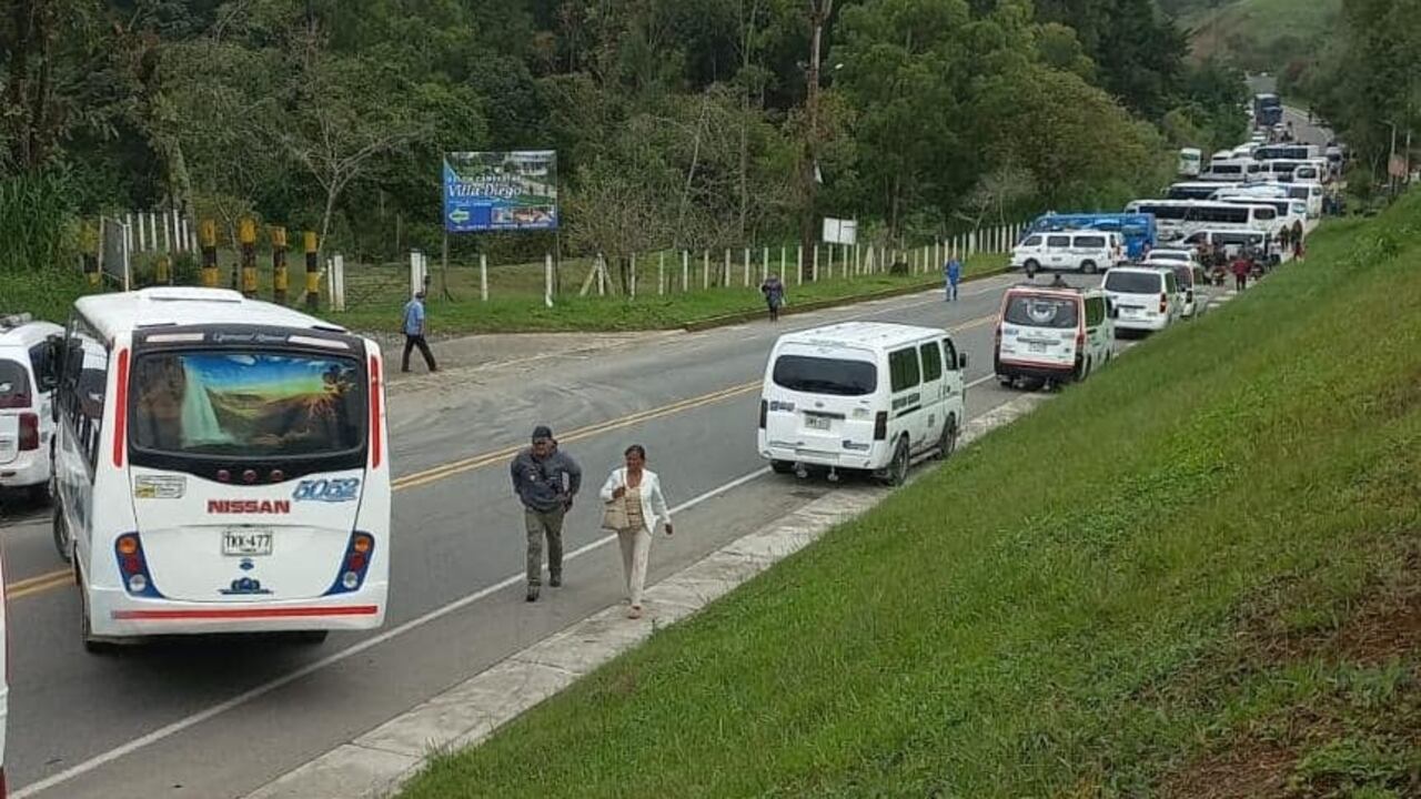 Este martes se presentan bloqueos en la vía Popayán-Cali