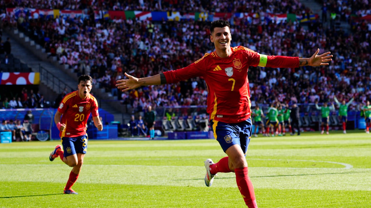 Álvaro Morata abrió el marcador en la goleada 3-0 de España contra Croacia.