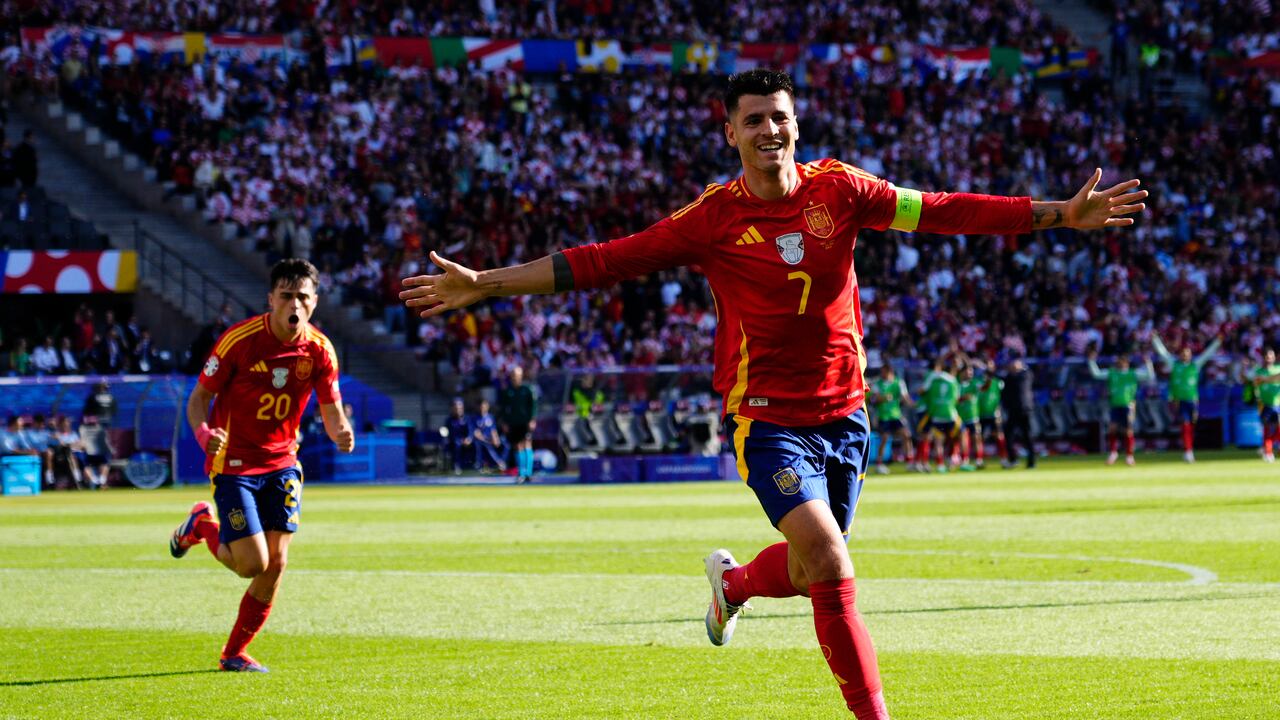 Álvaro Morata abrió el marcador en la goleada 3-0 de España contra Croacia.