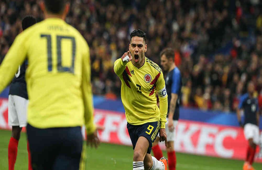 Radamel Falcao y James Rodriguez, durante el partido amistoso entre Francia y Colombia en Stade de France, en Saint-Denis, en las afueras de Paris, en Marzo 23 de 2018 Foto: Elyxandro Cegarra/NurPhoto via Getty