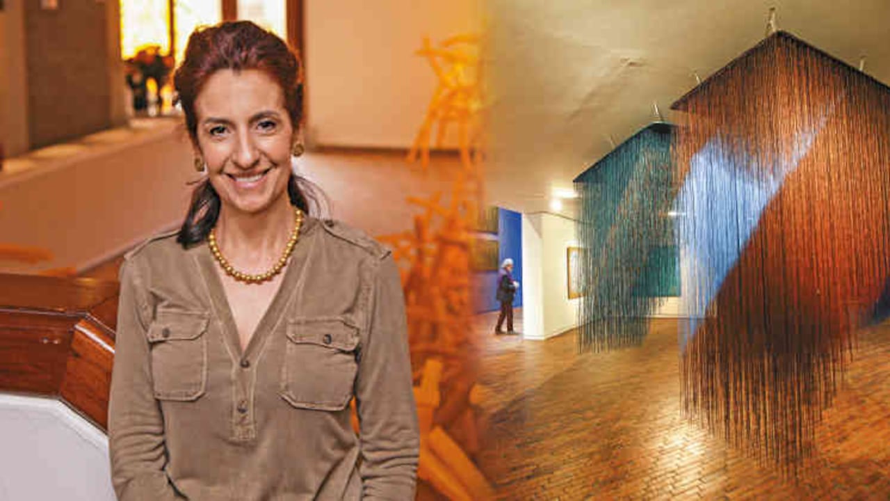 Claudia Hakim abrió 2017 con una muestra que reúne obras de los artistas Jim Amaral, Olga de Amaral y Ricardo Cárdenas. La instalación de éste último comienza en la calle con la idea de llamar la atención de los transeúntes.