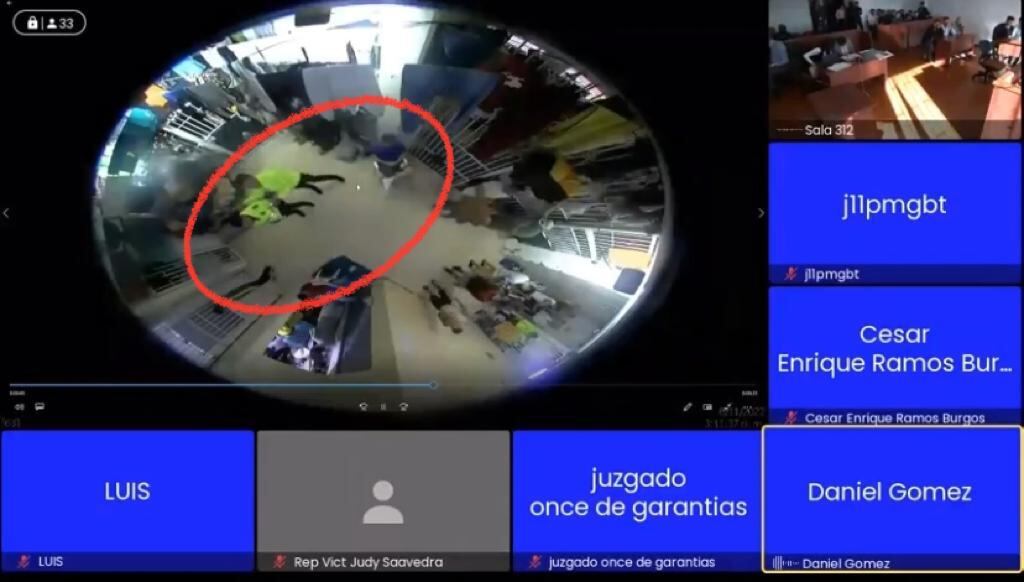 Policías se comportaron como amigos con los asesinos de Juan Pablo González
en la URI Puente Aranda y celebraron la “golpiza”