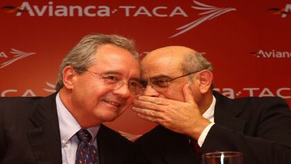 El año pasado, el salvadoreño Roberto Kriete de Taca, y German Efromovich, socio mayoritario de Avianca, concretaron la fusión entre las dos aerolíneas.  En 2011, la nueva empresa salió al mercado internacional  de valores .