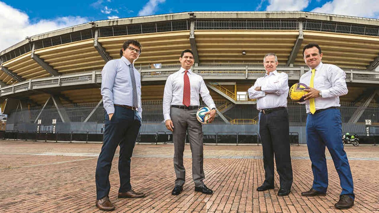 De izquierda a derecha: Felipe Cárdenas, socio de Play Legal; Joe Bonilla de MTA; Carlos González Puche, abogado de los futbolistas y César Giraldo, socio de Gher.