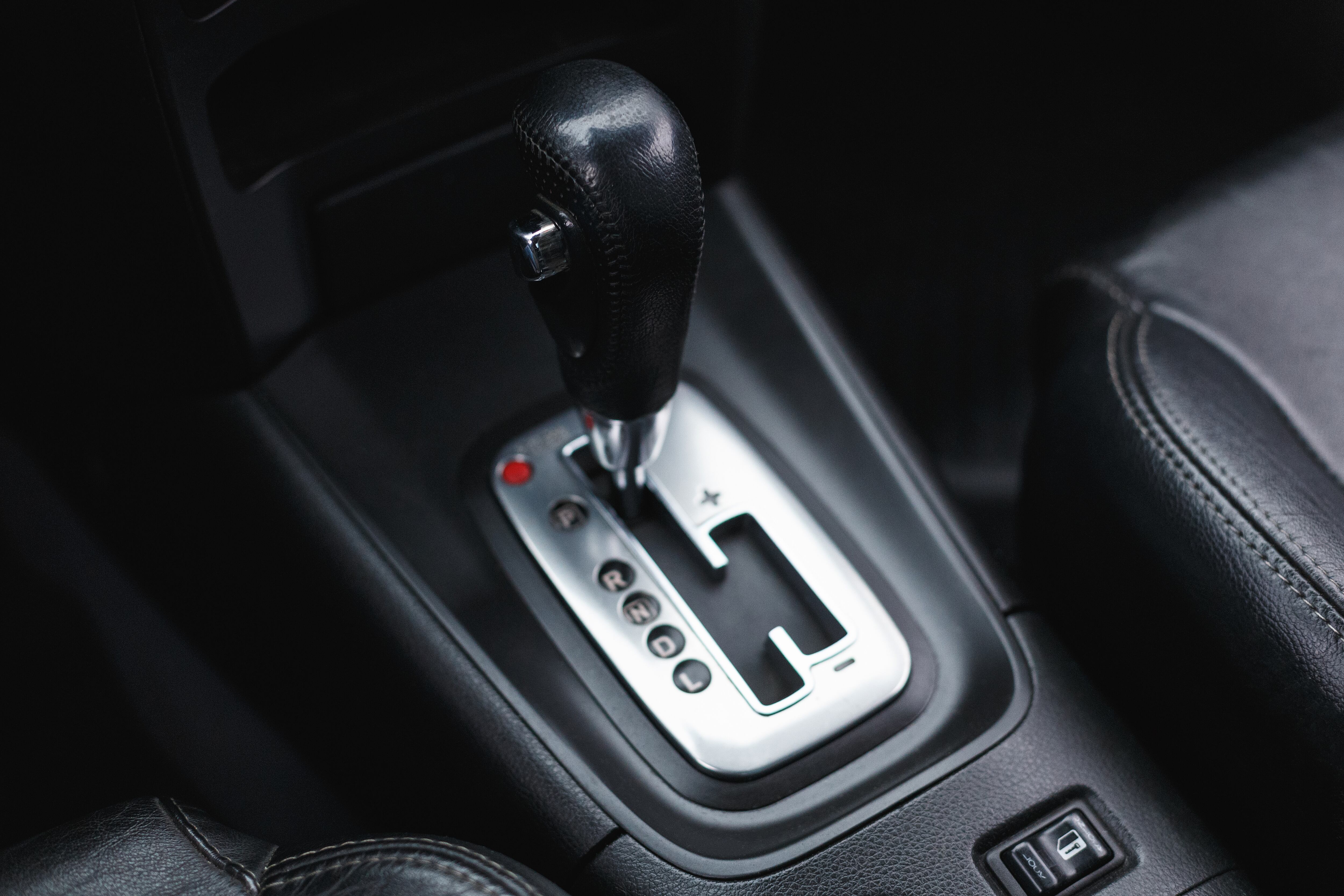 Según el modelo de los carros, estos pueden traer la posibilidad de adecuar la caja mecánica para que funcione muy similar a una manual.