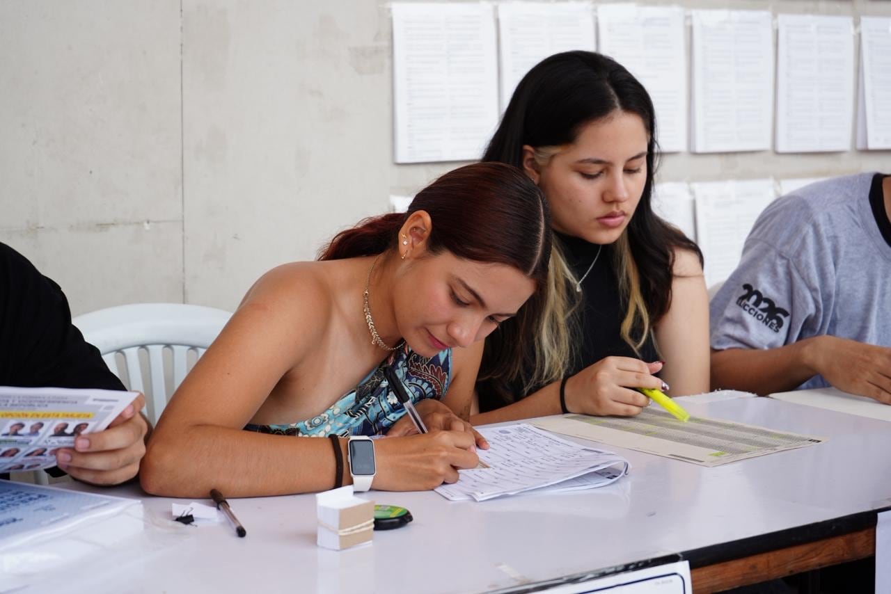 Elecciones presidenciales, votación en la ciudad de Cali. Urnas, voto, votaciones