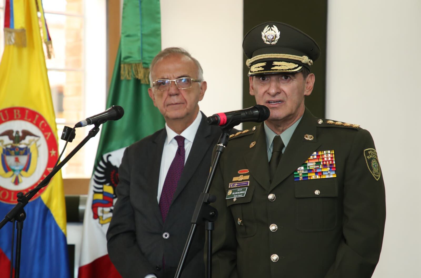 Ceremonia de ascensos de un personal de suboficiales y nivel ejecutivo e ingreso al grado de subintendente de la Policía Nacional de Colombia