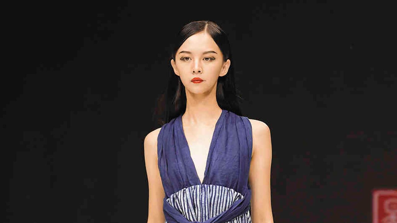 En 2007 las grandes casas de moda pusieron sus ojos en los talleres de confecciones de Europa del Este, India, Marruecos, China, Turquía, Madagascar, entre otros.