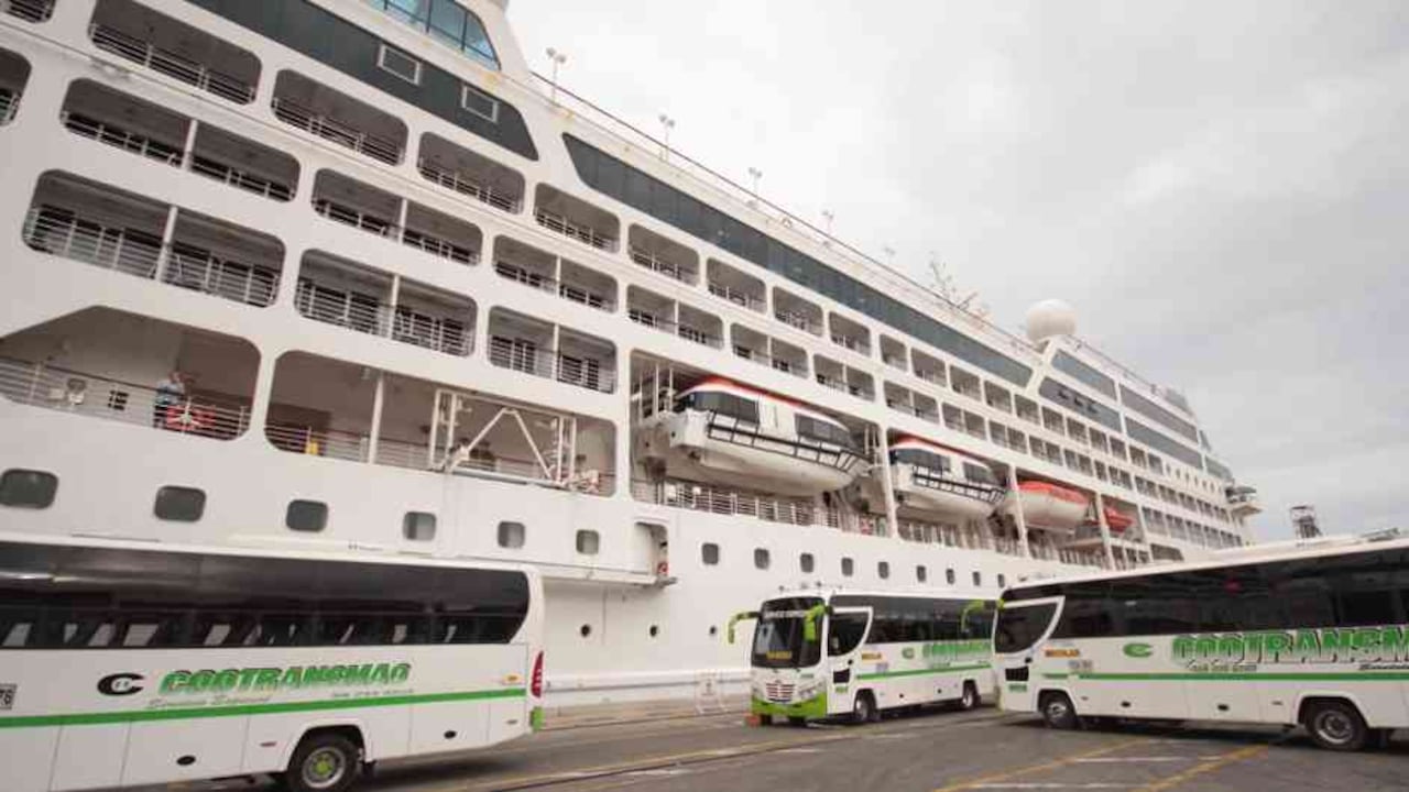 Los cruceros traen cerca de 400.000 viajeros al país.