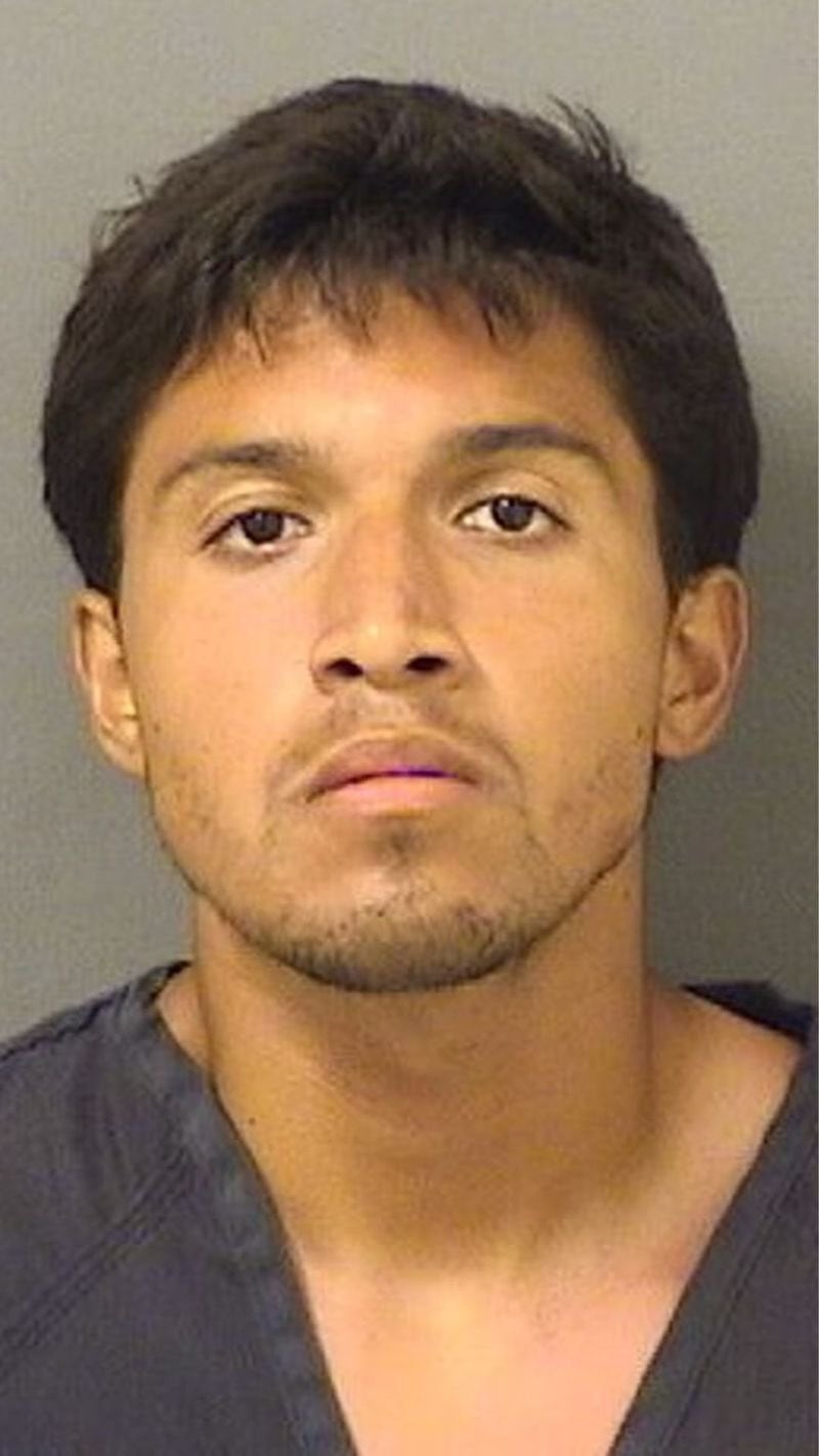 Anthony Thomas Reyes, de 23 años, fue atrapado por agentes del Servicio Secreto la madrugada del miércoles después de saltar el muro que rodea el resort Mar-a-Lago del presidente Trump.