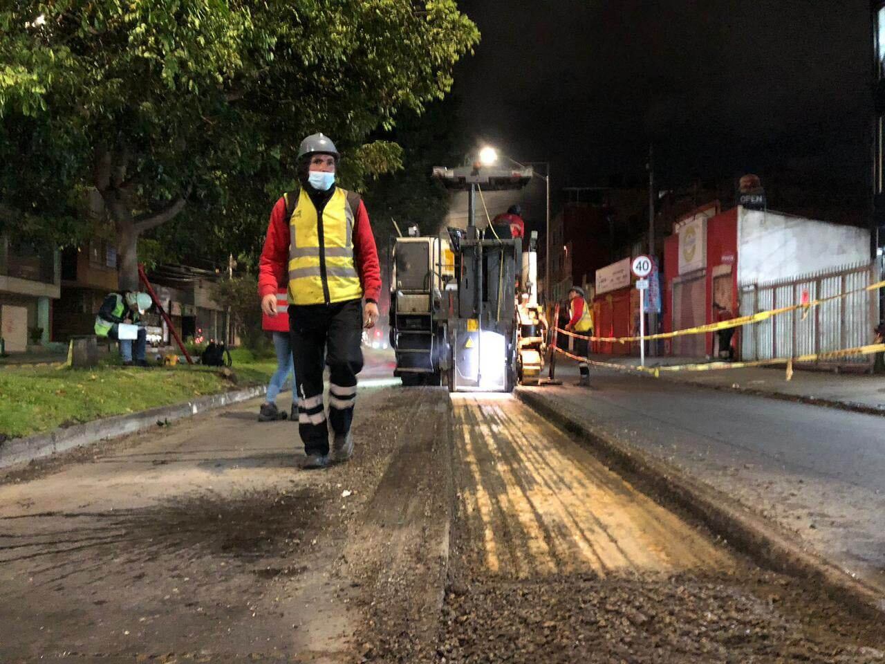 Los trabajos de mantenimiento en la malla vial arterial troncal y no troncal se hacen en horario nocturno, de acuerdo con los PMT aprobados y la autorización de TransMilenio