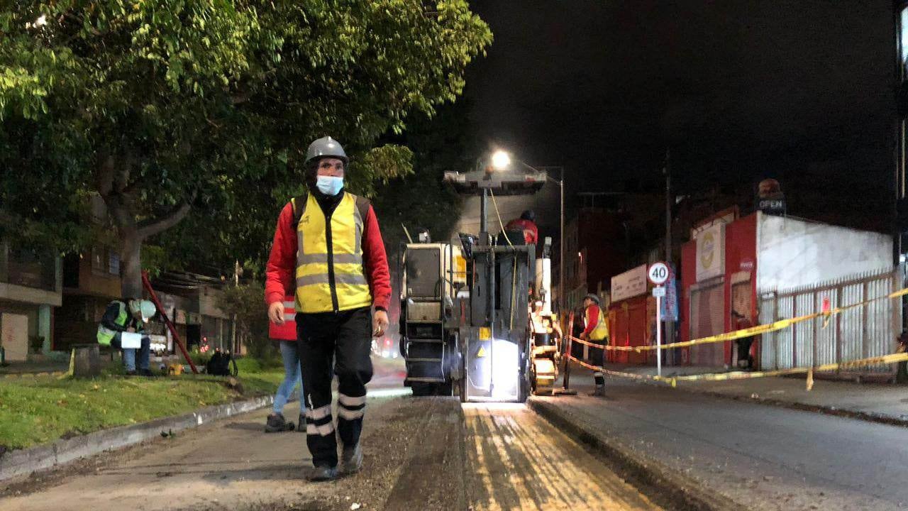 Los trabajos de mantenimiento en la malla vial arterial troncal y no troncal se hacen en horario nocturno, de acuerdo con los PMT aprobados y la autorización de TransMilenio