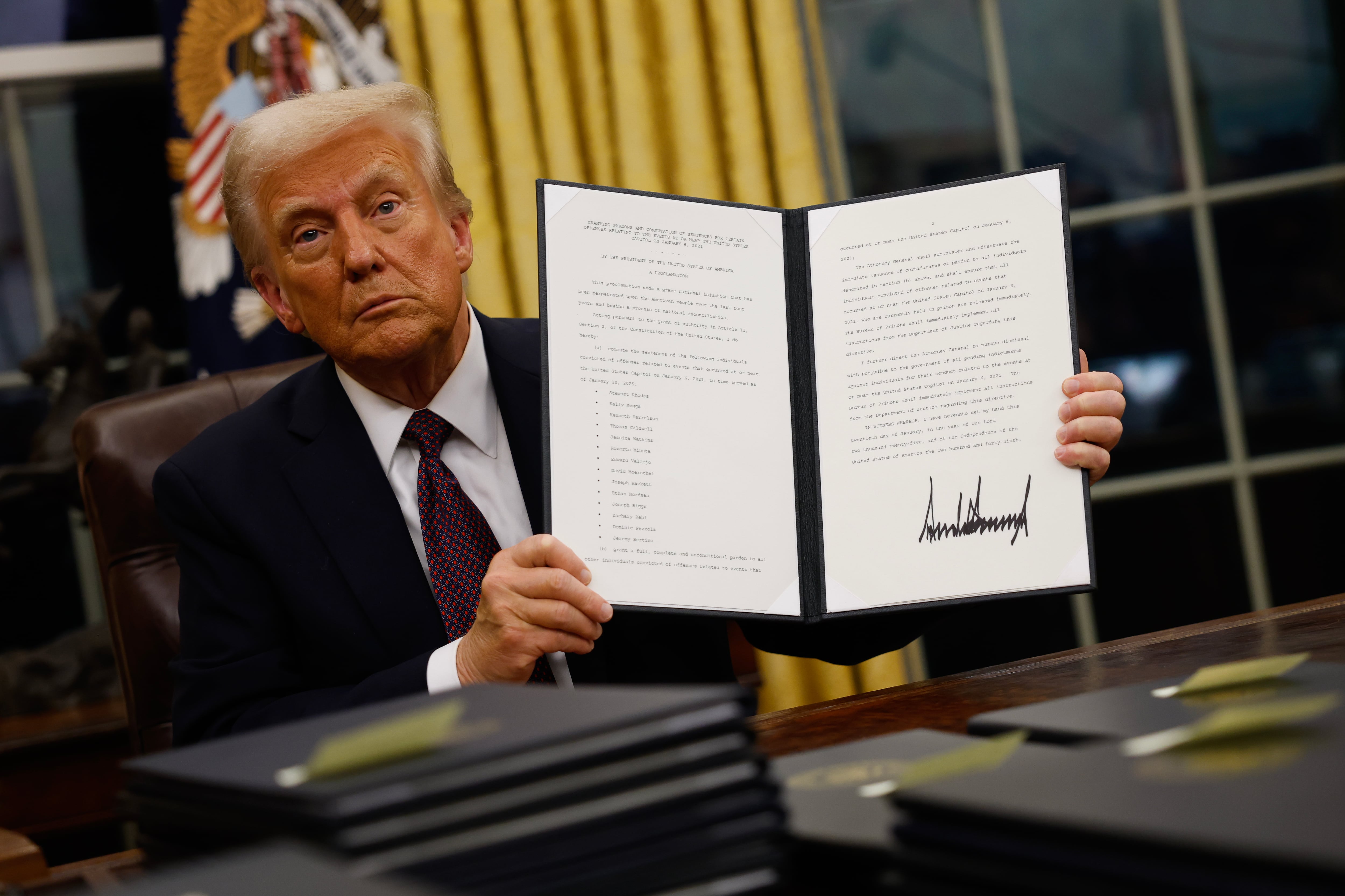 Donald Trump firma órdenes ejecutivas