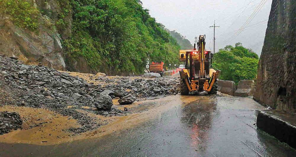 Coviandina es la misma empresa involucrada en el escándalo del Puente de Chirajara, en donde desafortunadamente murieron varios trabajadores y se generaron miles de millones de pesos en pérdidas.