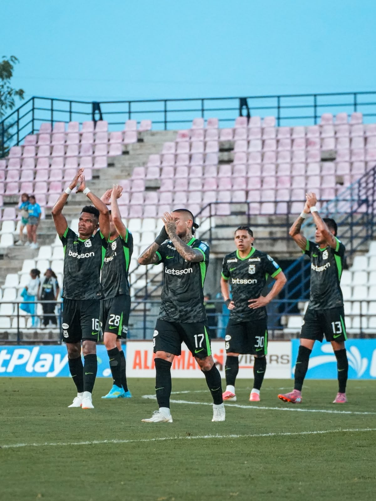 Plantel de Atlético Nacional en su debut de Liga BetPlay 2026-II