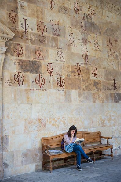 El caso de Consu Navarro, no es el único en el que un joven que busca trabajo se enfrenta a preguntas que seguramente resultan insólitas en España.  (Photo by Tim Graham/Getty Images)