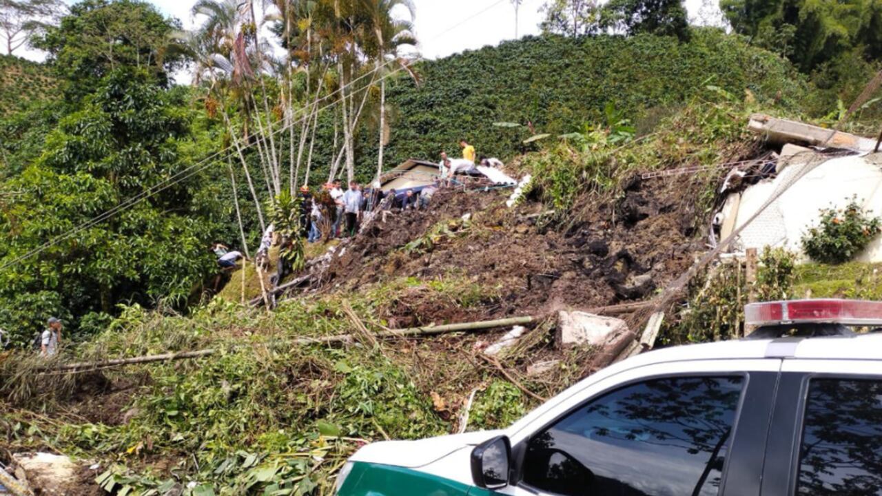 Deslizamiento de tierra en colegio ubicado en Andes, Antioquia.