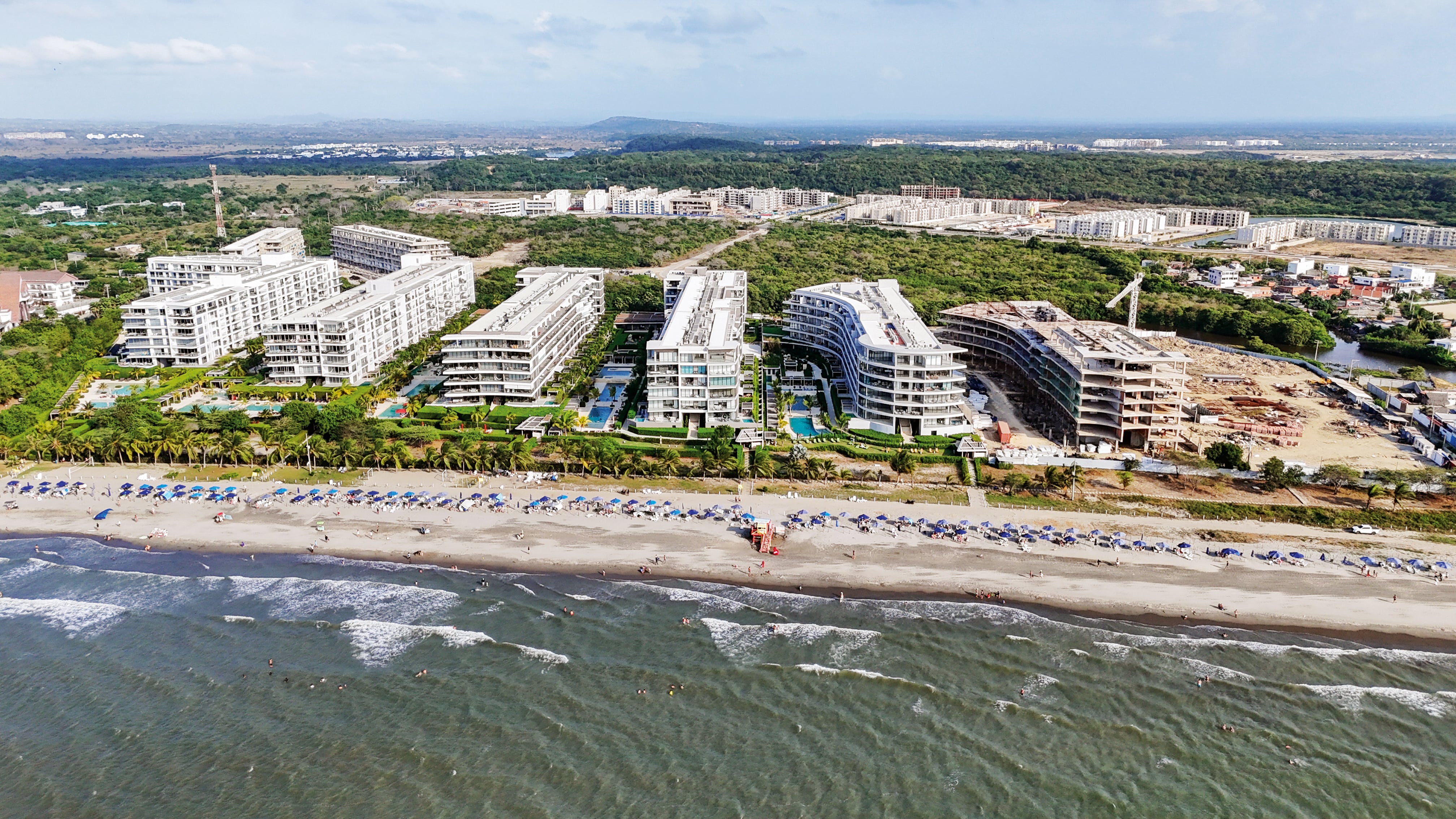 El modelo urbano de Serena del Mar, en el que participan 14 constructoras, ha contribuido al desarrollo local.