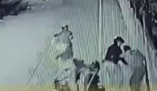 La víctima recibió múltiples golpes en la cara y cabeza.