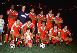 América es el único pentacampeón de la historia en el fútbol colombiano. Los rojos fueron campeones desde 1982 hasta 1986.