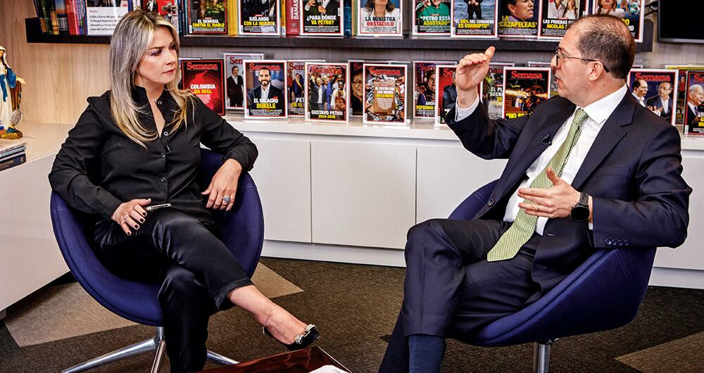 “PETRO SE VISTE de DICTADOR”_2