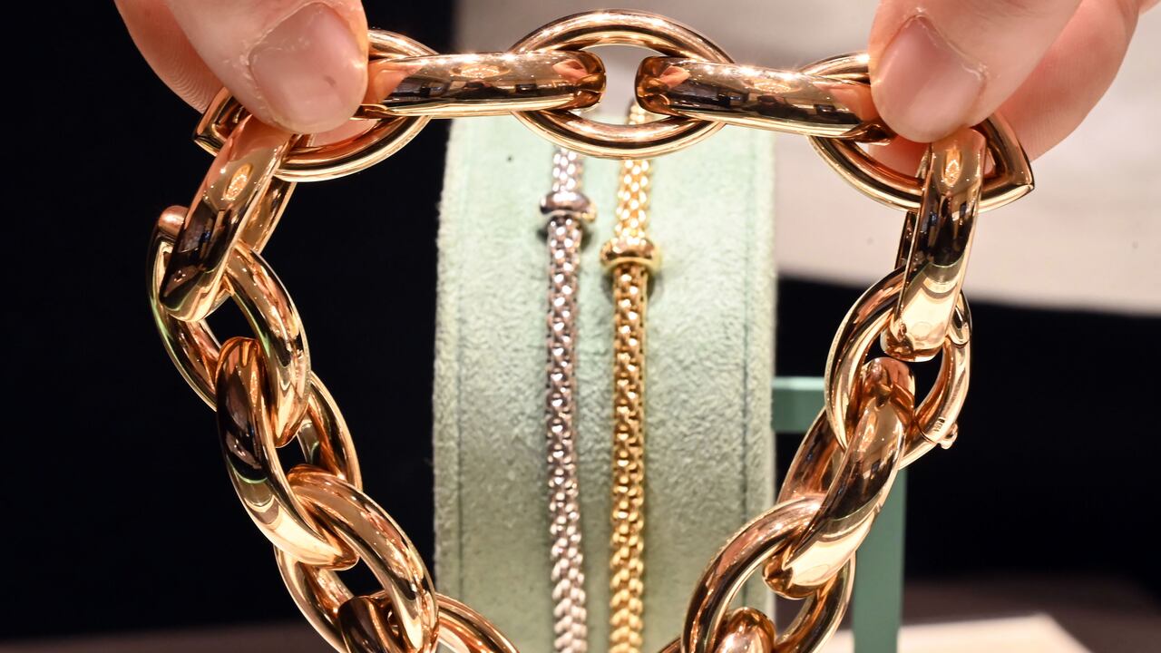 El oro rosa es tendencia en la joyería actual.