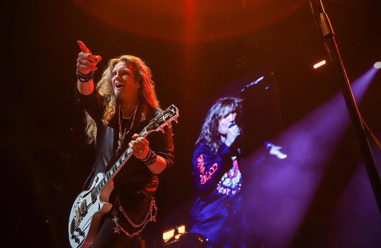 John Sykes, guitarrista de Whitesnake, durante su presentación en Bogotá. Foto: Diana Rey Melo