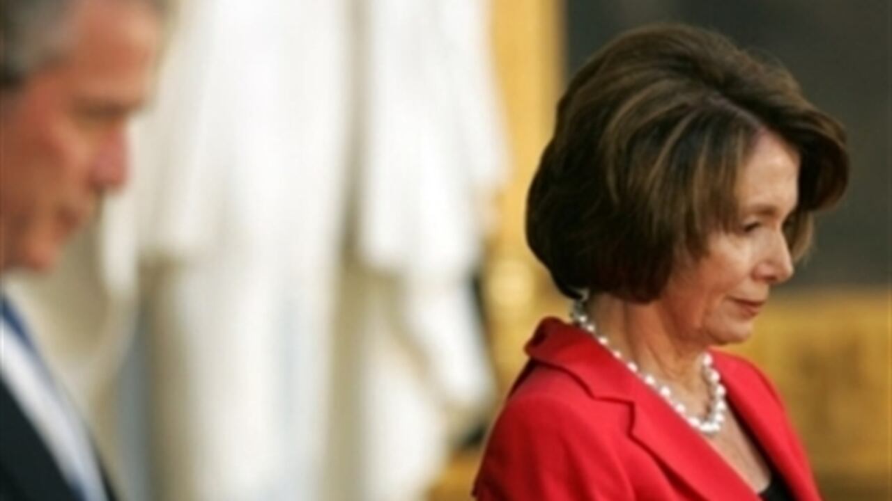 La presidenta de la Cámara de Representantes, Nancy Pelosi, parece estar lejos del presidente George W. Bush, en cuanto al tema del TLC con Colombia.